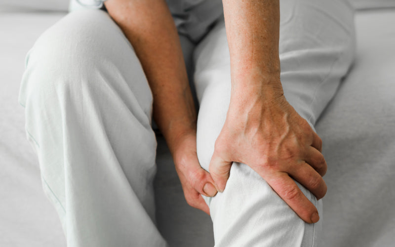 8 Neem Oil Benefits for the Skin Uses & Tips Seven Minerals